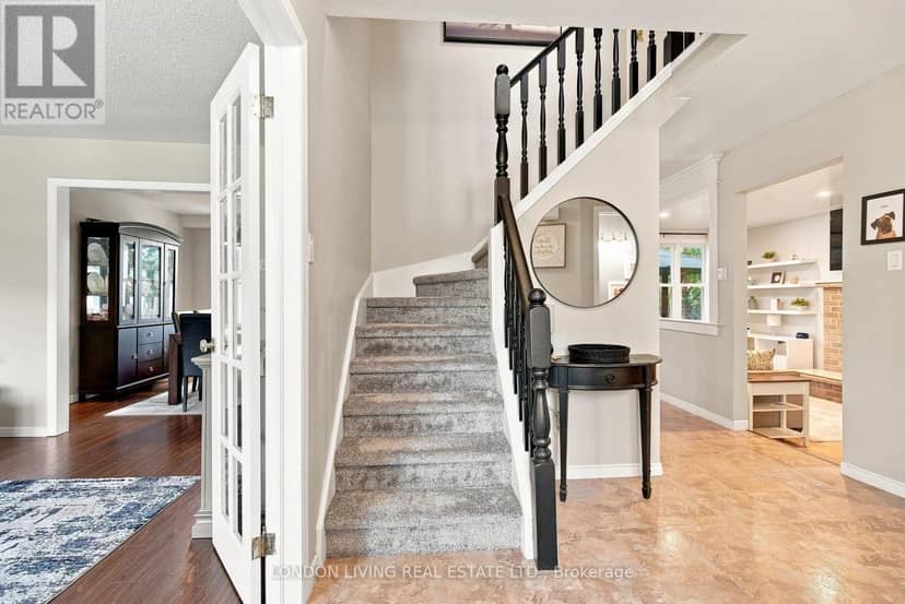 704 Homeview Road, London South, photo 7