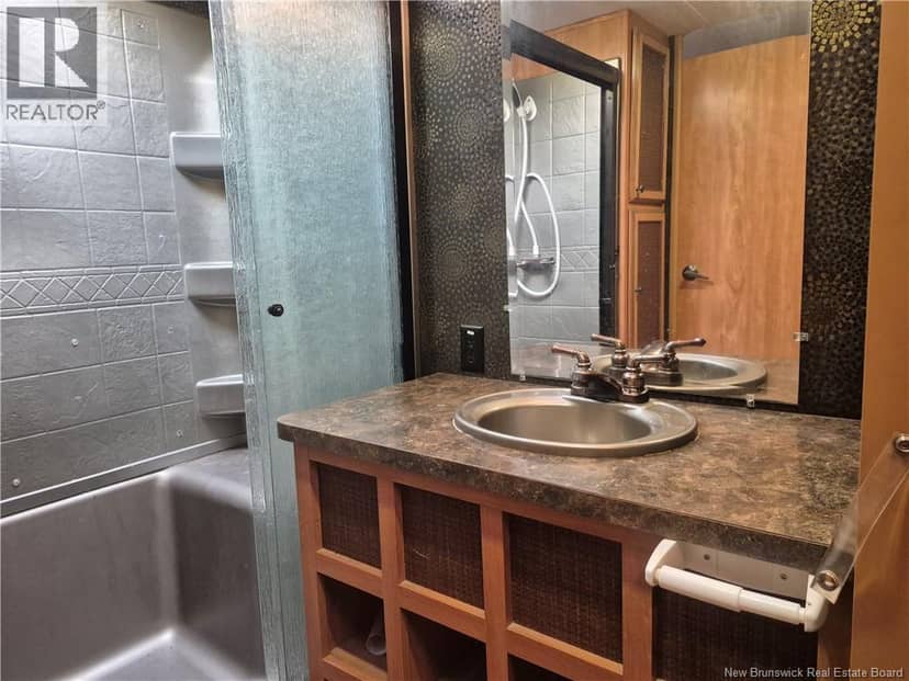 55 Ottawa Road — photo 15 of 20