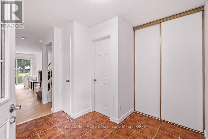 64 - 74 Welsh Private, Ottawa, photo 2