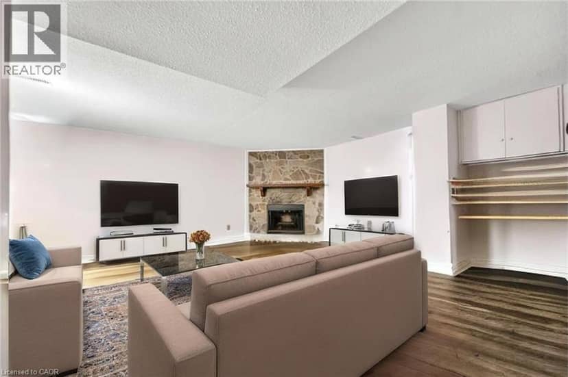 121 UNIVERSITY Avenue E Unit# 101 — photo 32 of 40