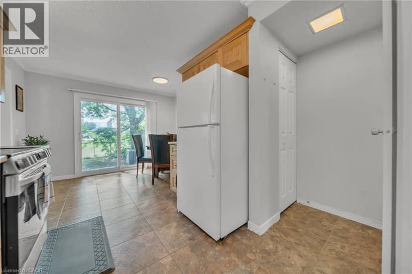 121 UNIVERSITY Avenue E Unit# 101 — photo 13 of 40