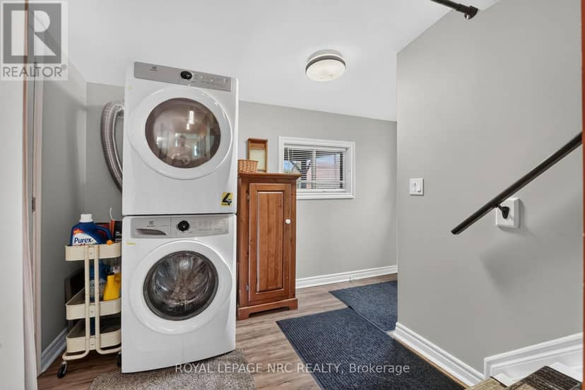 63 Oakwood Street — photo 15 of 40