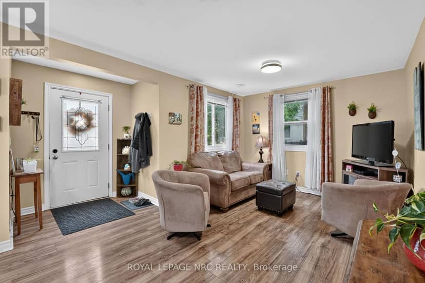 63 Oakwood Street — photo 4 of 40