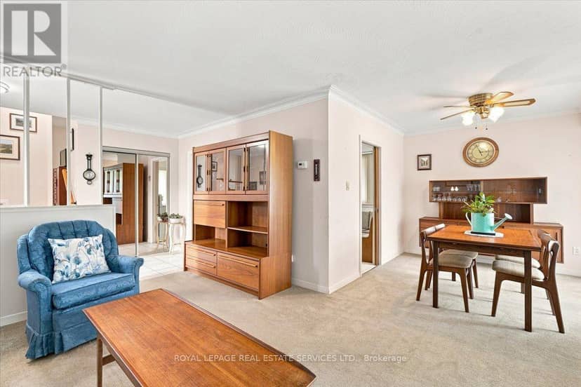 142 Cass Avenue — photo 5 of 26