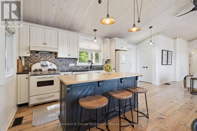 26 King Street — photo 11 of 37
