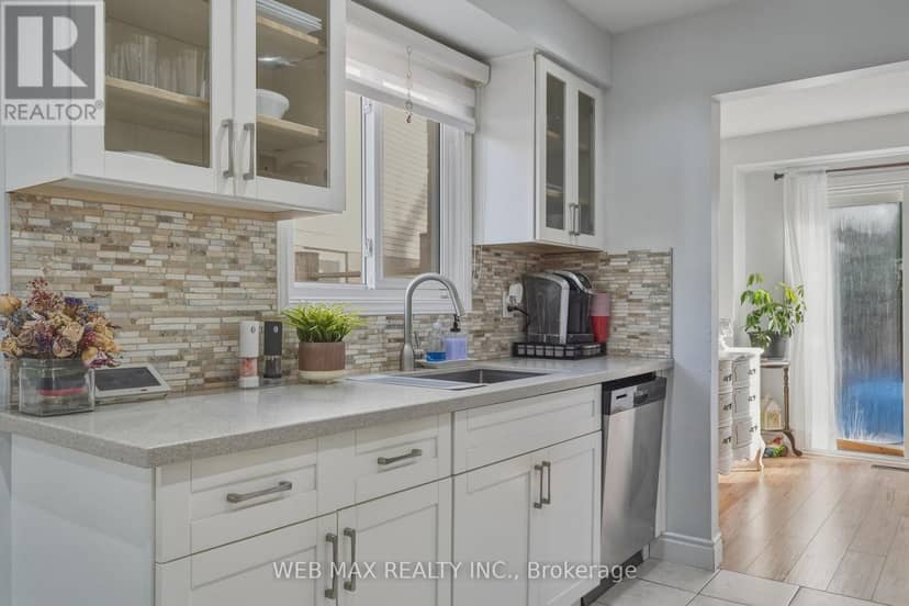 58 Cassander Crescent — photo 9 of 40