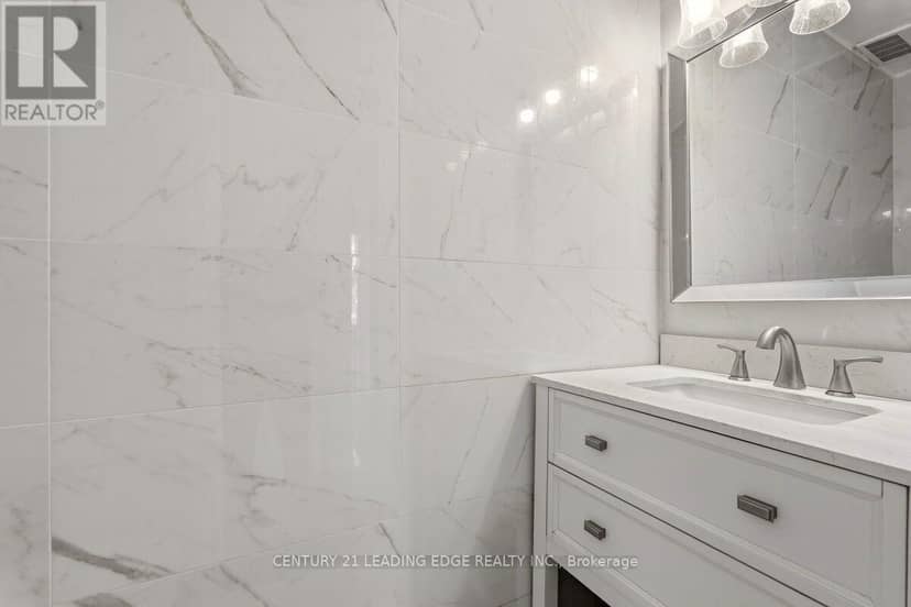 2409 Butternut Crescent — photo 21 of 40