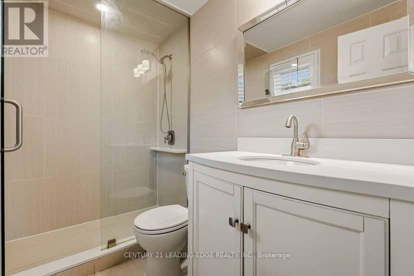 2409 Butternut Crescent — photo 26 of 40