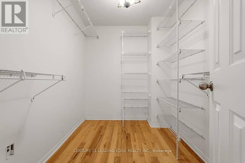 2409 Butternut Crescent — photo 28 of 40