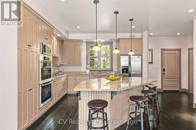 159 Snowbridge Way — photo 13 of 40
