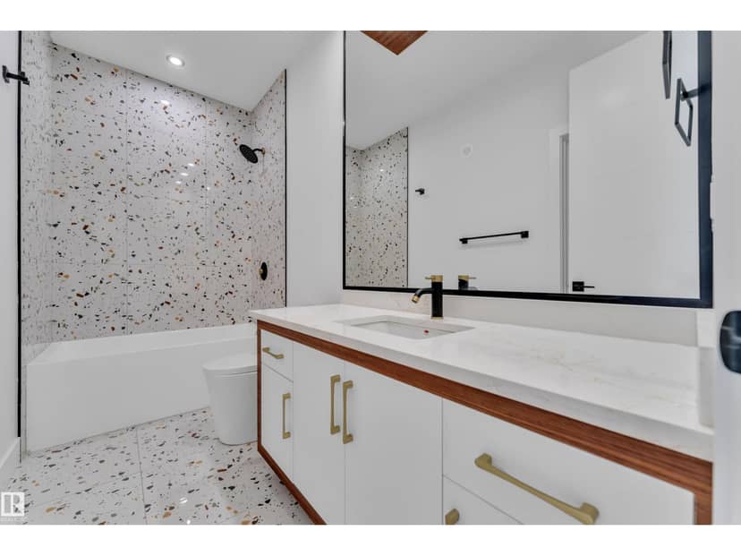 2258 63 AV — photo 17 of 40
