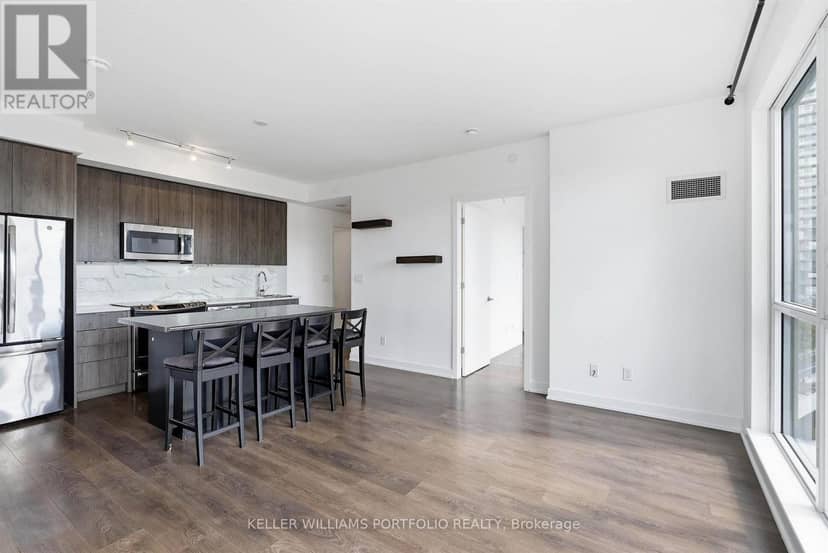 1009 - 50 Bruyeres Mews — photo 13 of 36