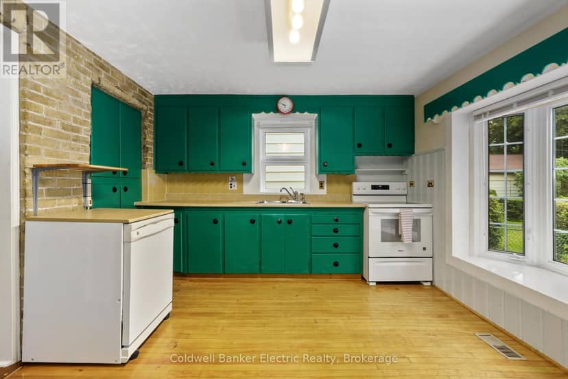 553 Chamberlain Street — photo 11 of 34