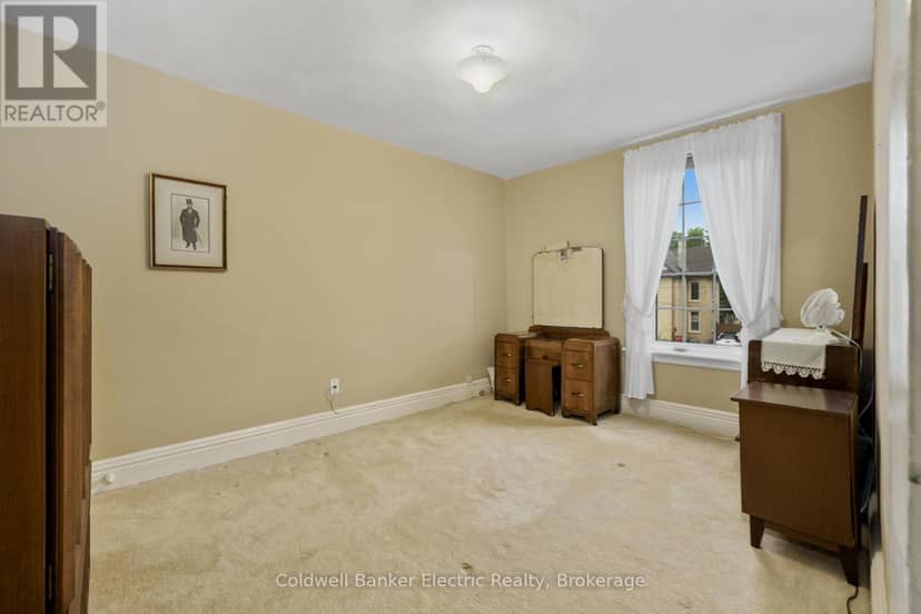553 Chamberlain Street — photo 16 of 34