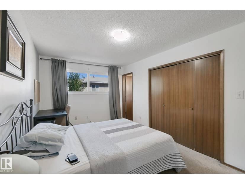 10807 54 AV NW — photo 36 of 40