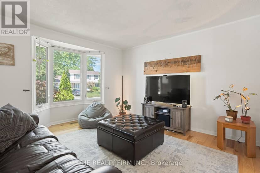 22 Milford Crescent — photo 10 of 40