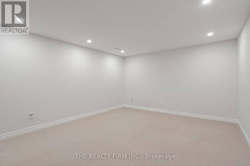 22 Milford Crescent — photo 34 of 40