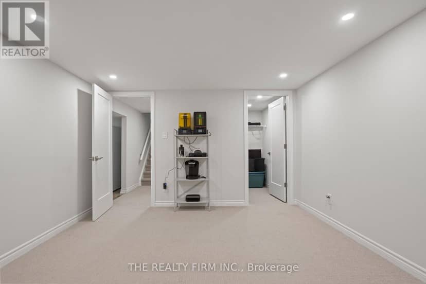 22 Milford Crescent — photo 35 of 40