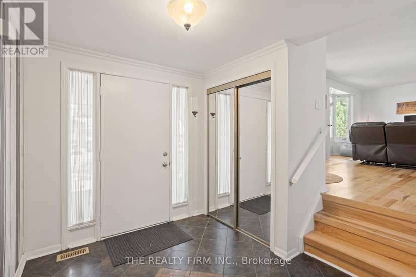 22 Milford Crescent, London North, photo 6