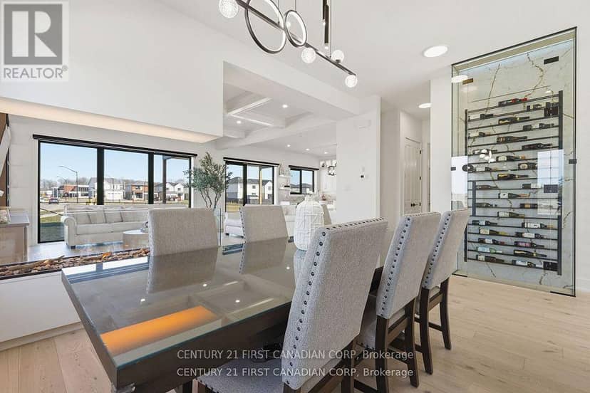 1673 Medway Park Drive — photo 16 of 40
