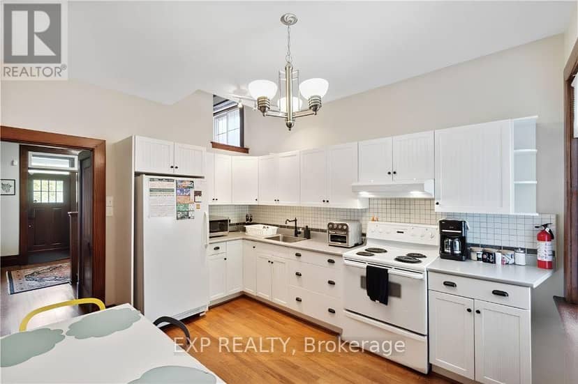 347 St. Patrick Street — photo 13 of 31