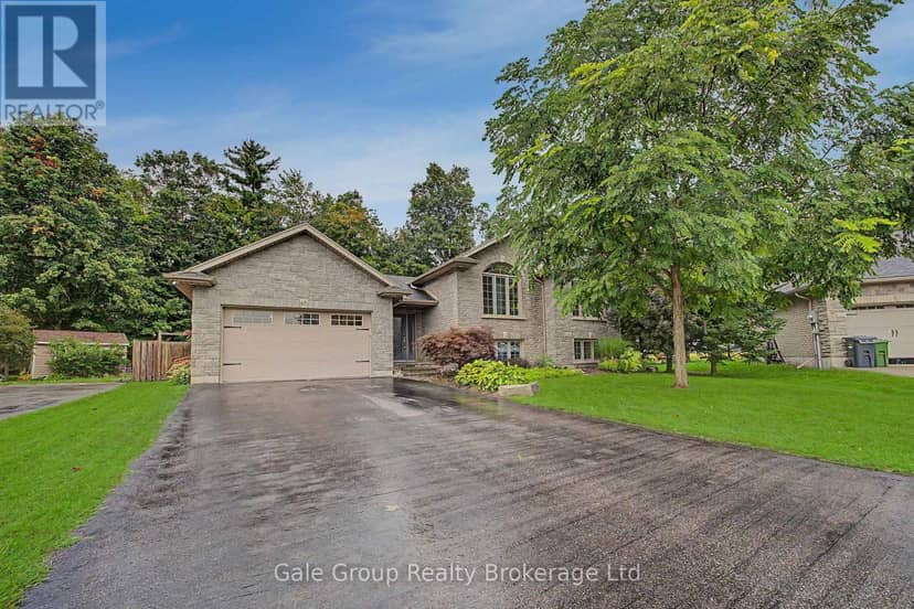 65 Wintergreen Crescent — photo 2 of 40