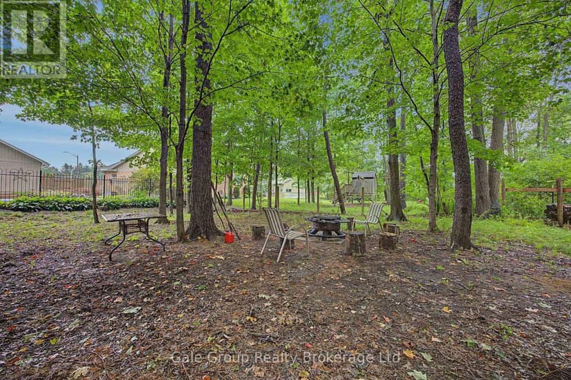 65 Wintergreen Crescent — photo 9 of 40