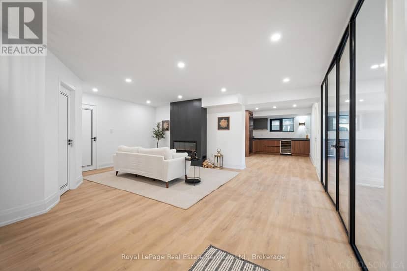 480 Scarsdale Crescent — photo 36 of 40
