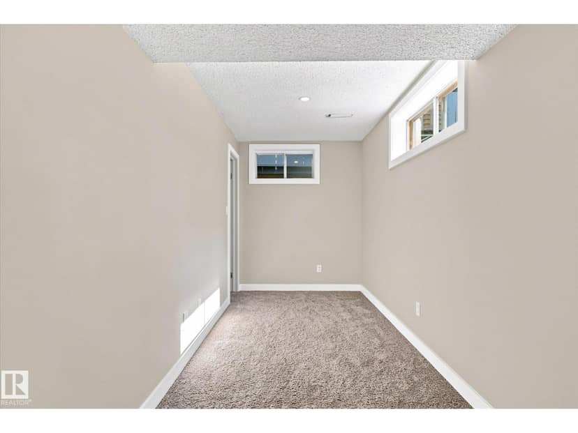 4235 147 ST NW — photo 36 of 40