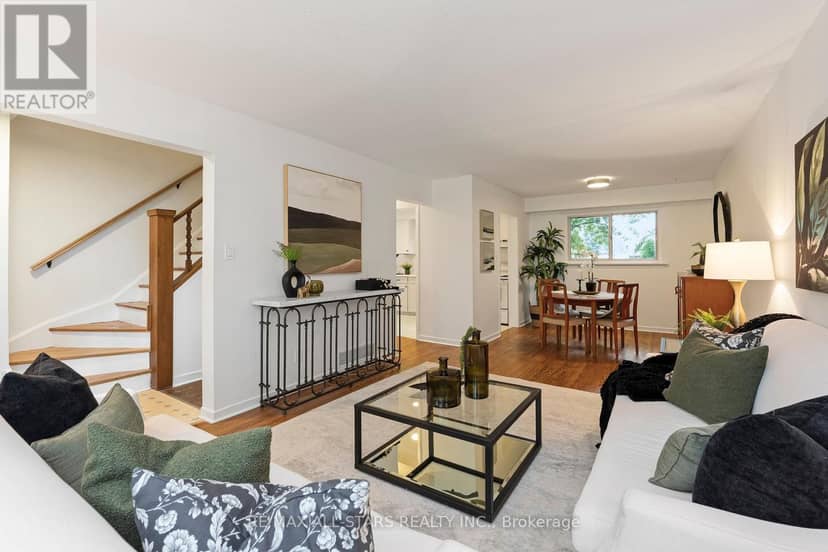 11 Gillbank Crescent — photo 6 of 40
