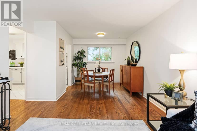 11 Gillbank Crescent — photo 7 of 40