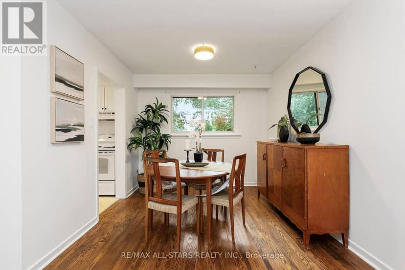 11 Gillbank Crescent — photo 8 of 40