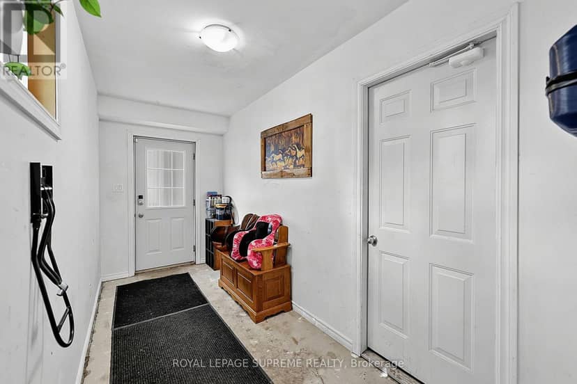 12 Pridham Crescent — photo 30 of 40
