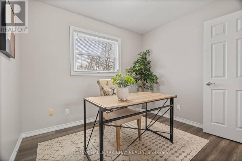 4 - 1 Olive Crescent — photo 18 of 40