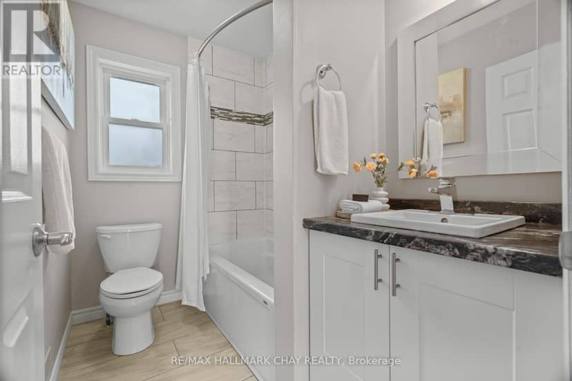 4 - 1 Olive Crescent — photo 19 of 40