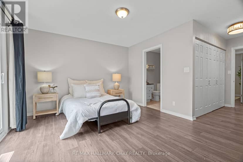 4 - 1 Olive Crescent — photo 21 of 40