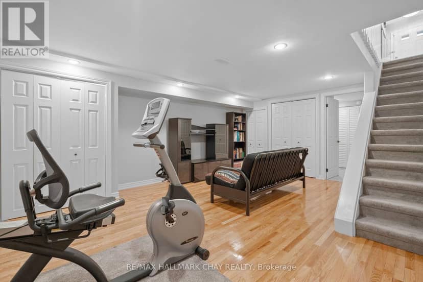 4 - 1 Olive Crescent — photo 28 of 40