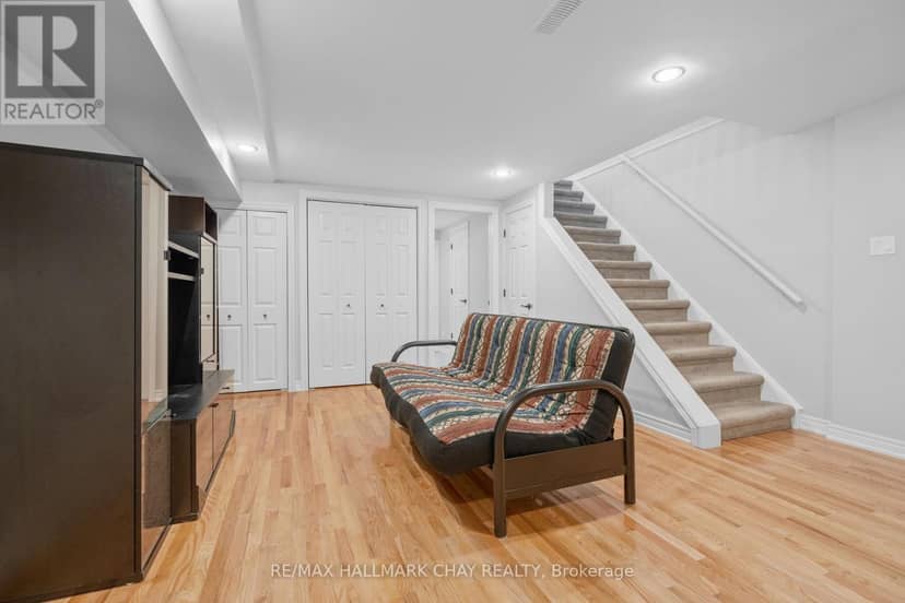 4 - 1 Olive Crescent — photo 29 of 40