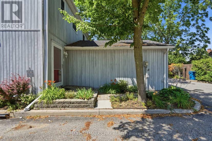 4 - 1 Olive Crescent — photo 3 of 40