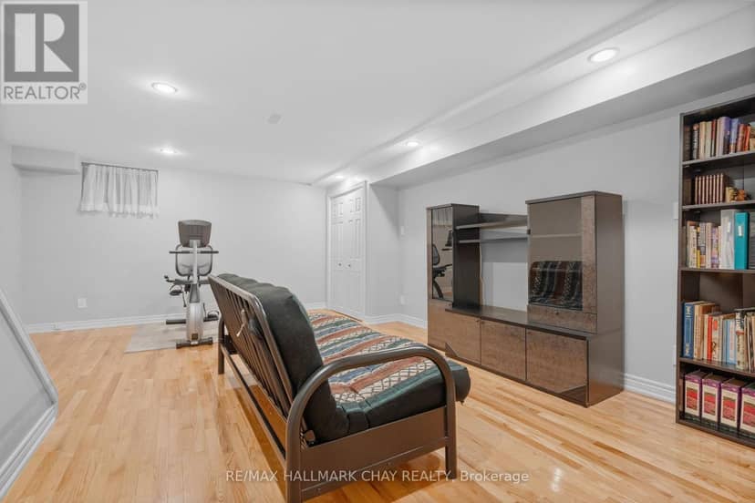 4 - 1 Olive Crescent — photo 30 of 40