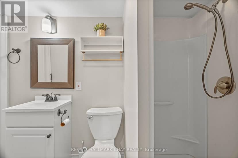 4 - 1 Olive Crescent — photo 32 of 40