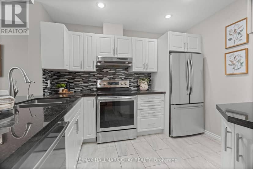 4 - 1 Olive Crescent — photo 7 of 40