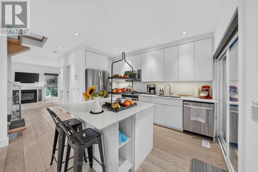 120 Hope Street, Toronto, photo 8