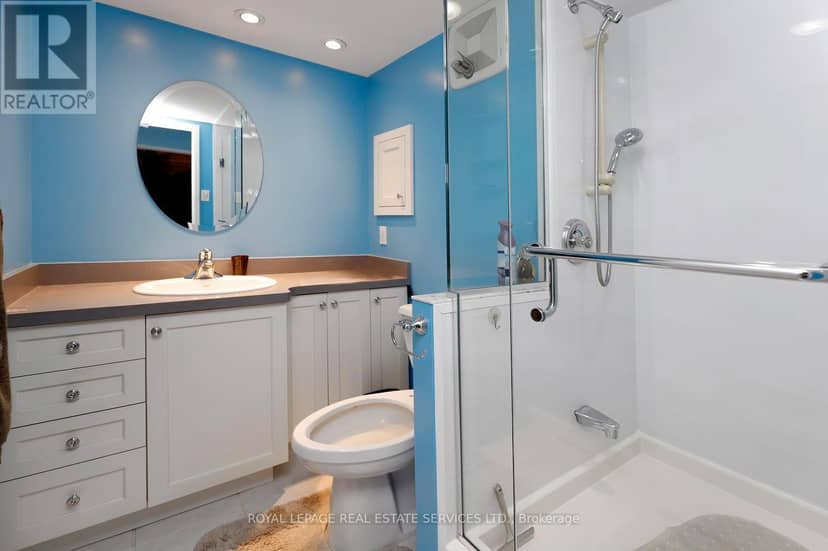 1103 - 965 Inverhouse Drive — photo 29 of 40