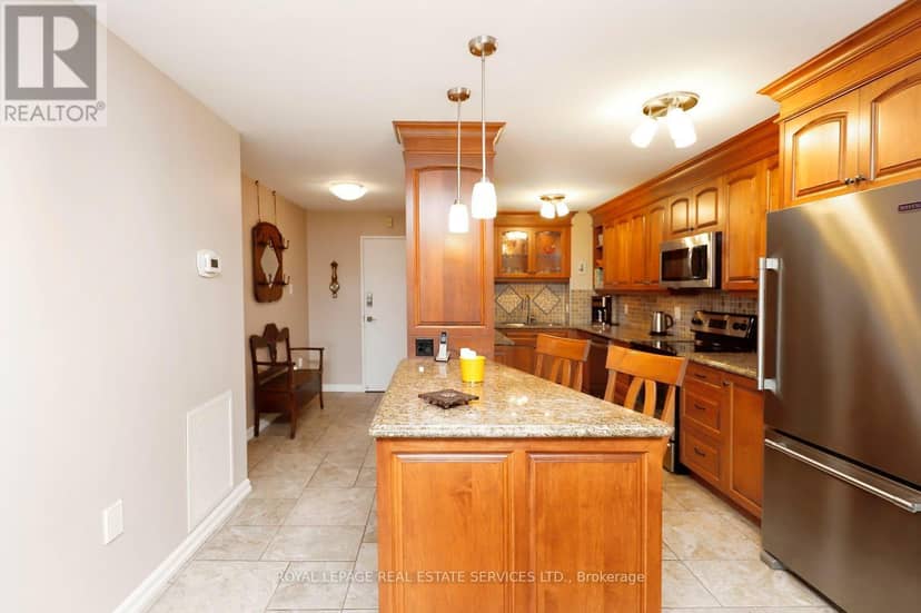 1103 - 965 Inverhouse Drive — photo 9 of 40