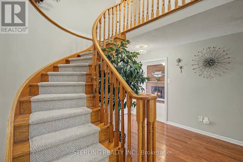 72 Sunforest Drive — photo 5 of 37