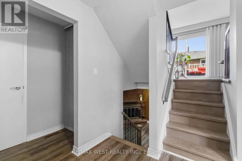 41 Winterfold Drive — photo 11 of 33