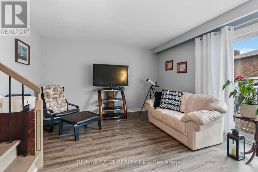 41 Winterfold Drive — photo 13 of 33