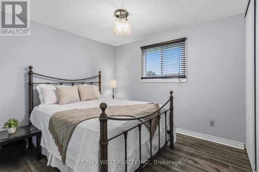 41 Winterfold Drive — photo 15 of 33
