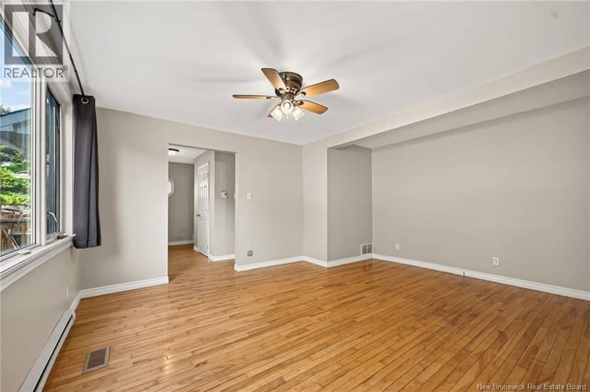 210 Broadway Street — photo 11 of 38
